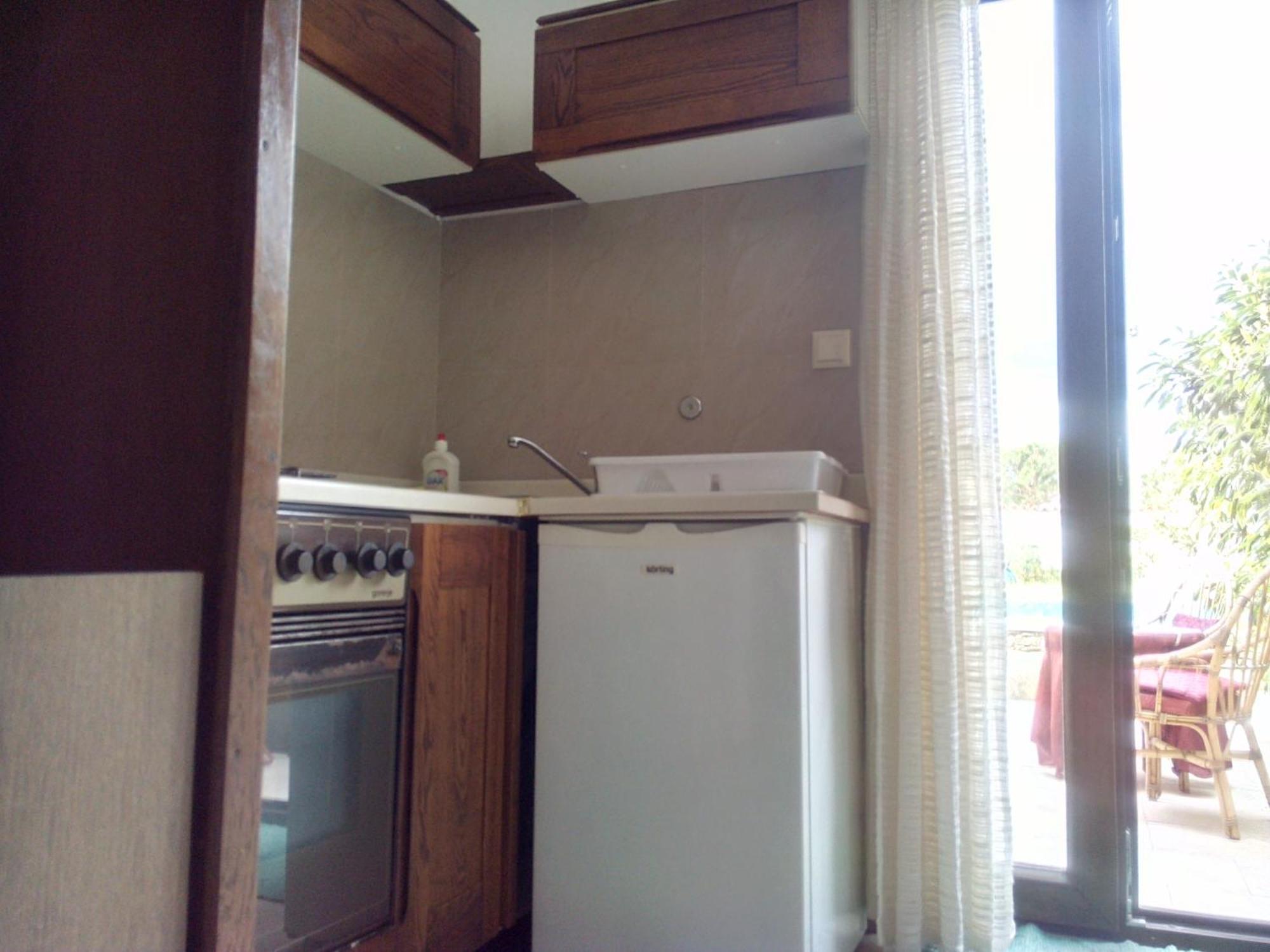 Collins Apartments Pula Phòng bức ảnh